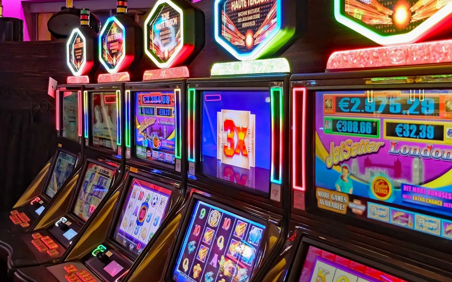 Casino, game of chance and slot machines